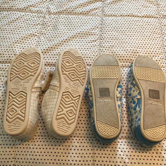 2  pairs of Toms - Picture 7 of 9